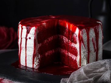 Bloody cake : une recette de gâteau rouge spectaculaire pour Halloween