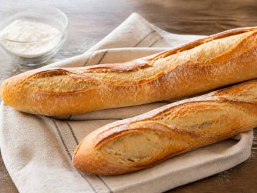Recette baguette facile et rapide : un pain croustillant fait maison