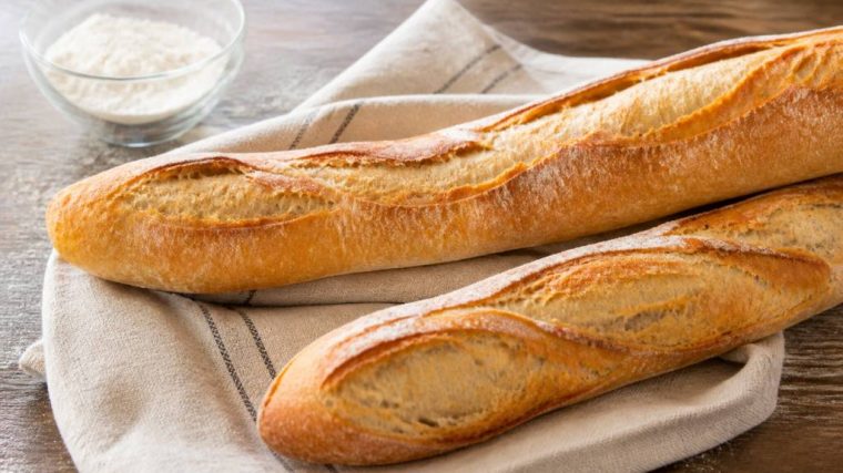 Recette baguette facile et rapide : un pain croustillant fait maison